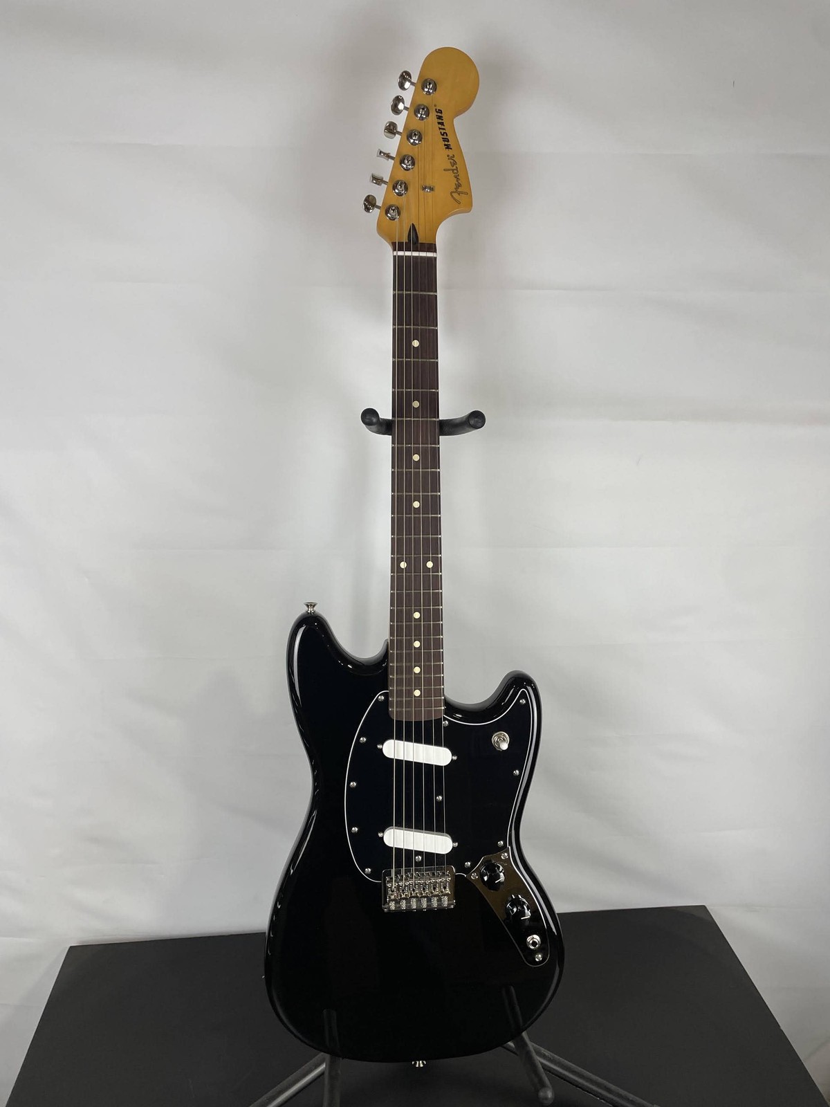 Excellent Fender Player II Mustang Electric Guitar, Rosewood Fingerboard, Black