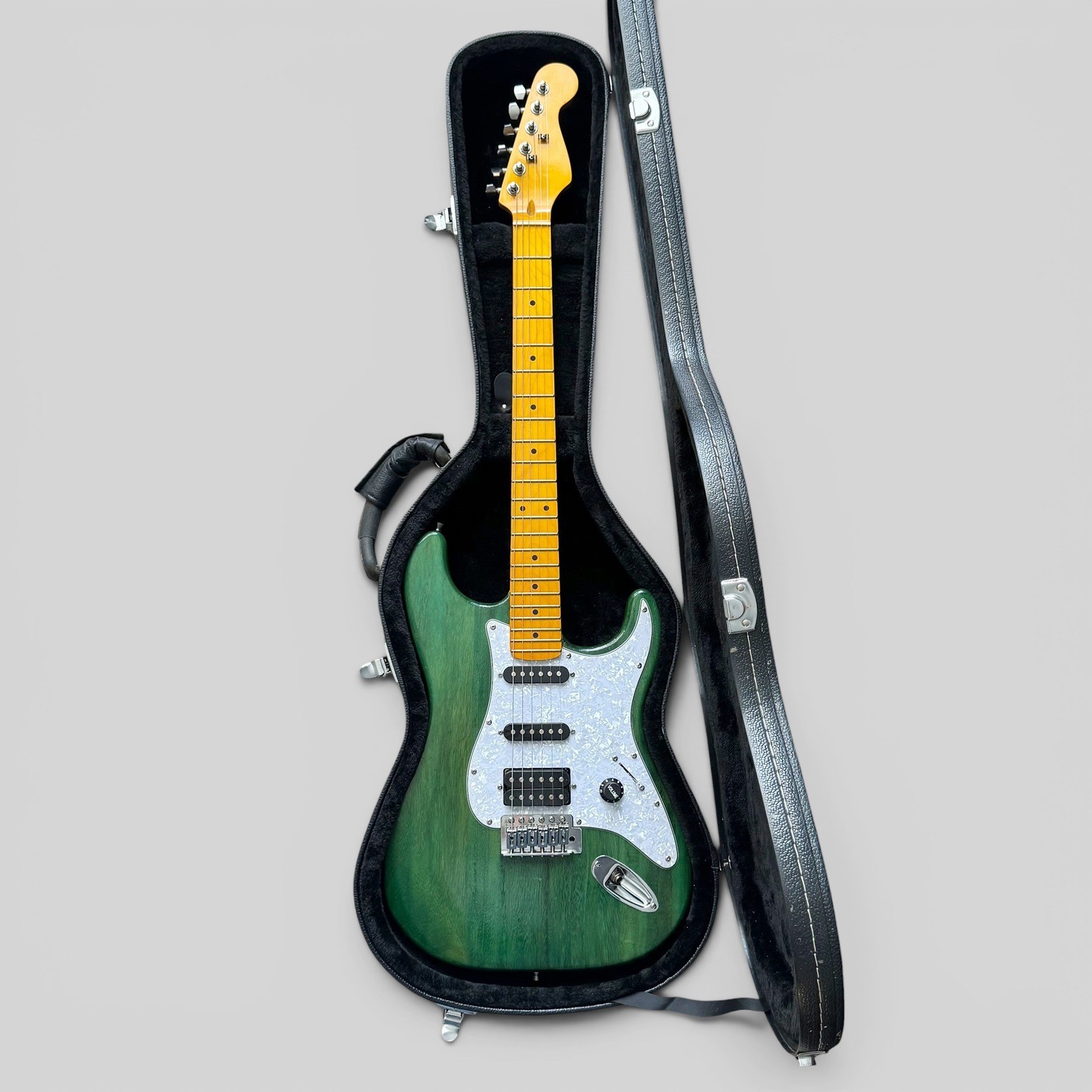 Custom HSS Strat Style Electric Guitar Green Maple Neck Hard Case Tested