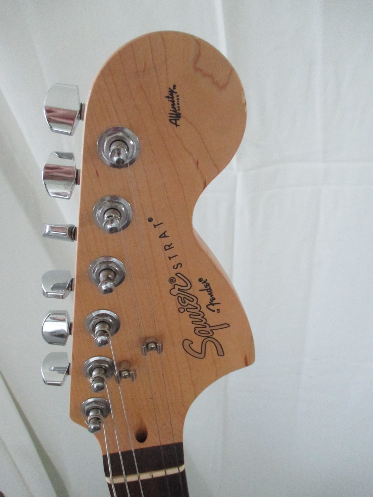 Squier Strat Fender Affinity Green Electric Guitar 6 String No. CY160306616