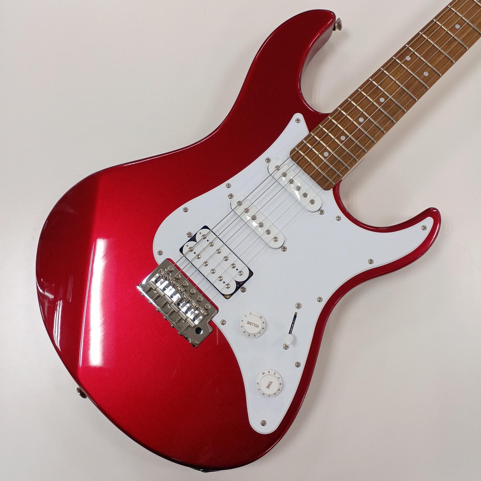 YAMAHA PAC012 Used Agathis body Maple neck Walnut fingerboard Red w/Gig case