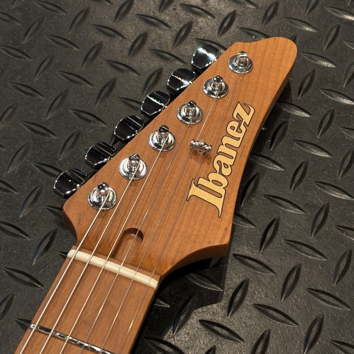 Ibanez / AZ2402 Roadster Orange Metallic Electric Guitar