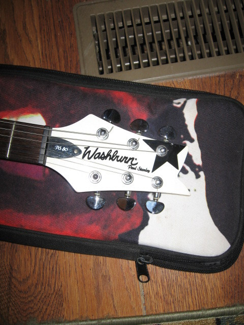 Guitar KISS Paul Stanley Washburn PS 80-Autographed Collectors Guitar