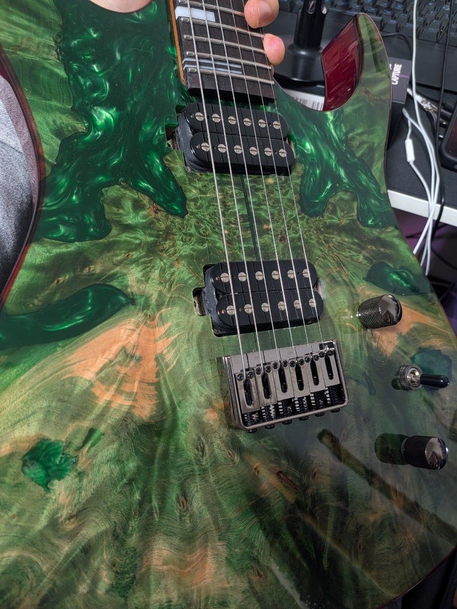 Leo Jaymz Hurricane Deluxe Guitar Mahogany Body Rose Fingerboard