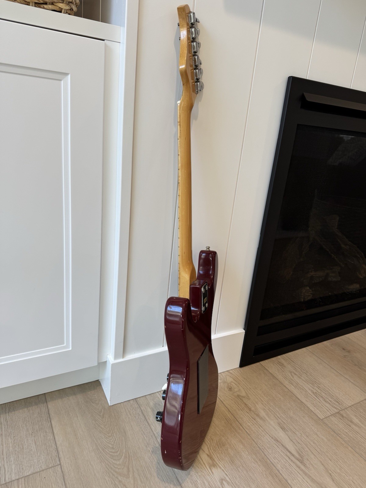 Hondo H760H Solid Body Electric Guitar Red 6-String RH 21 Frets