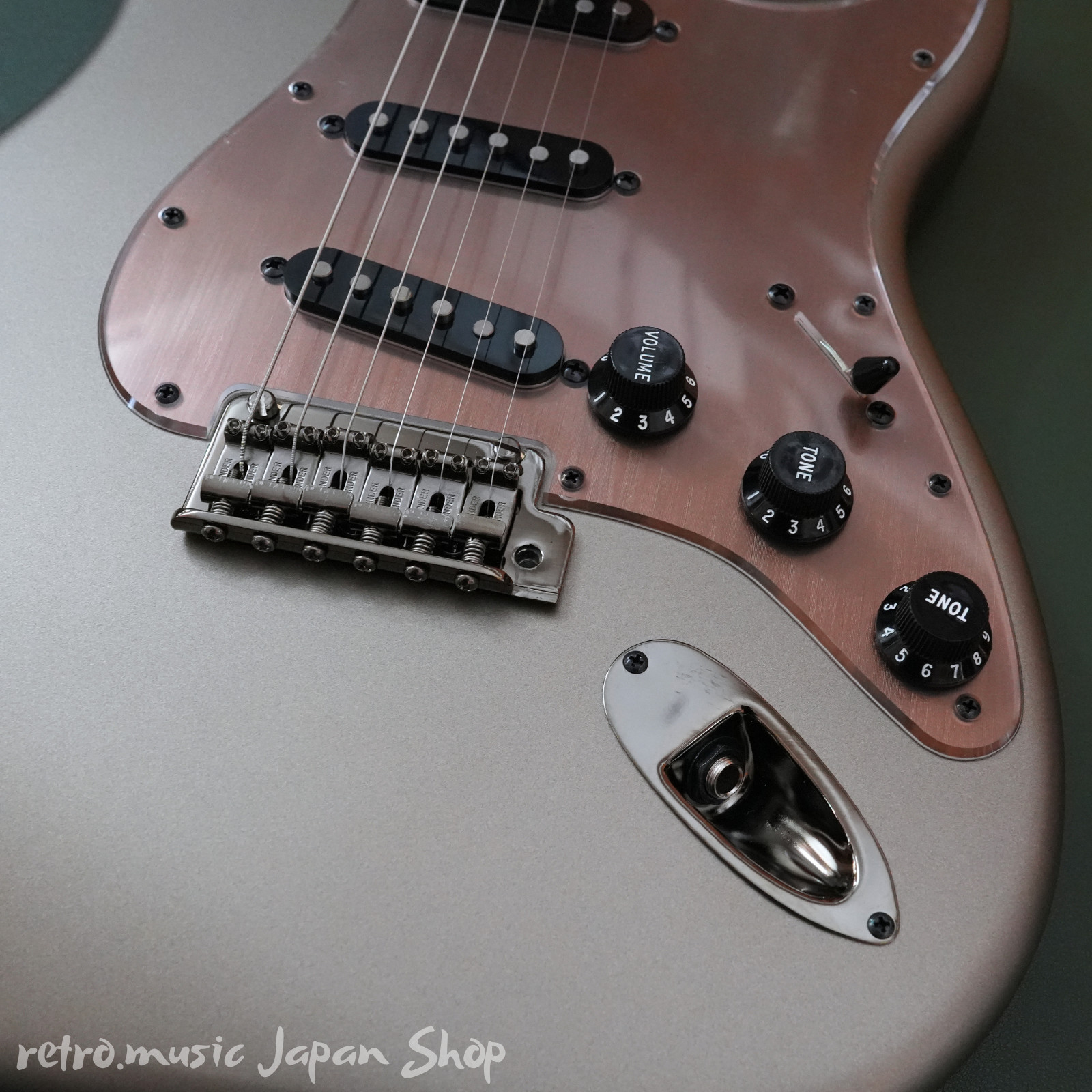 Fender Made in Japan 2026 Hybrid II Stratocaster Rosewood Matte Champagne Mirage