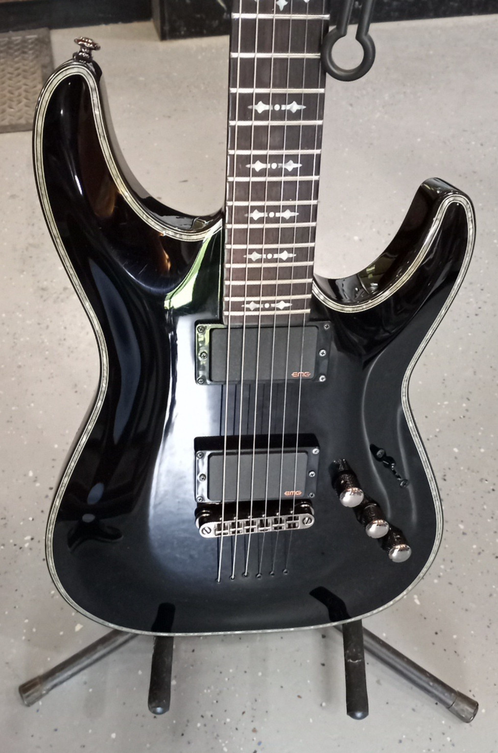 Schecter Diamond Series Hellraiser C-1 Electric Guitar Gloss Black with Case