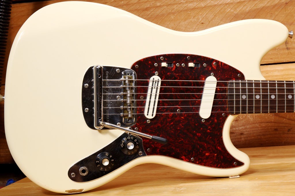 Fender MG-69 Mustang Reissue MIJ Olympic White w/ Duncan Pickup
