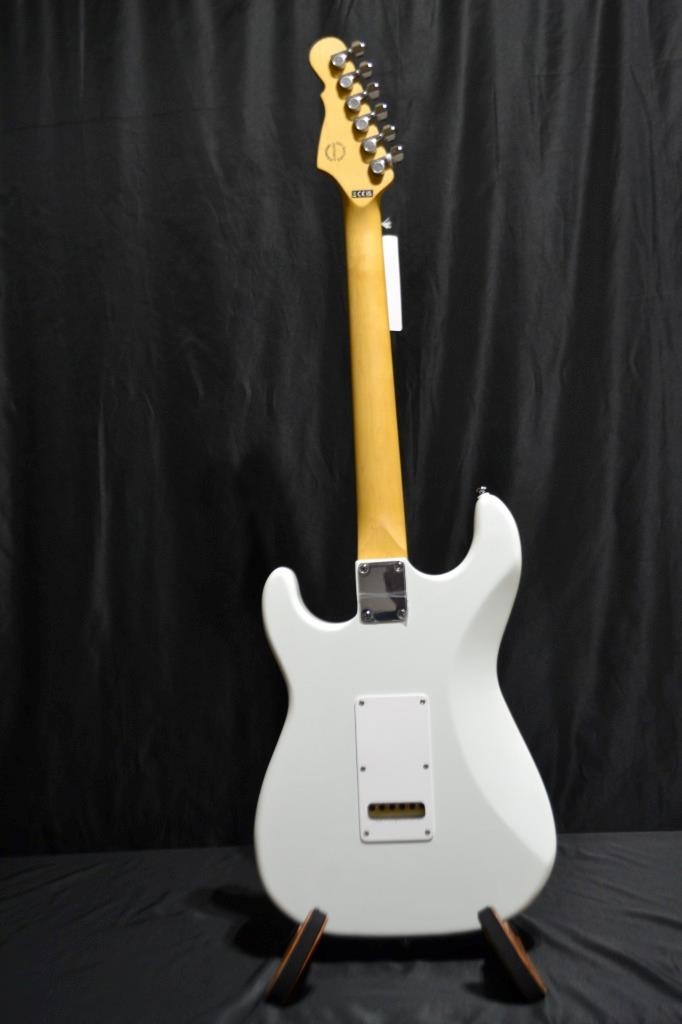 G & L TRIBUTE SERIES S-500, SONIC BLUE, International Buyer Welcome