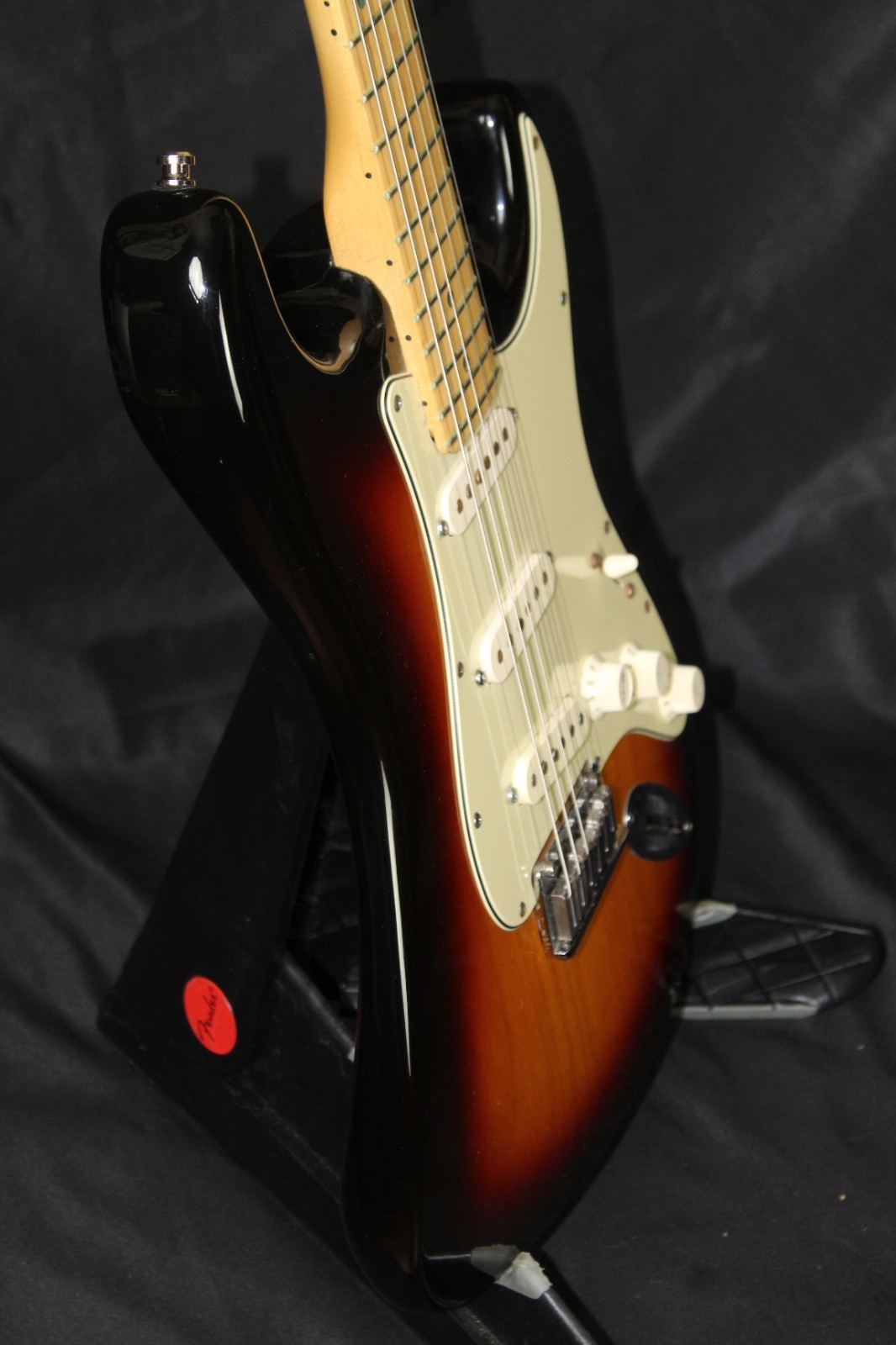 Fender American Deluxe Stratocaster w/ Noiseless Pickups, S1 Switch & HSC *NICE*