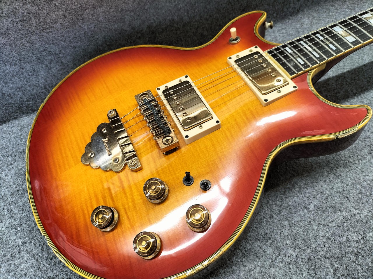 IBANEZ AR300 Used Electric Gutiar