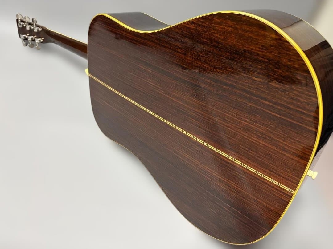 Finest veneer top! Truly super Martin sound! Cat’s Eye CE-400Super beautiful