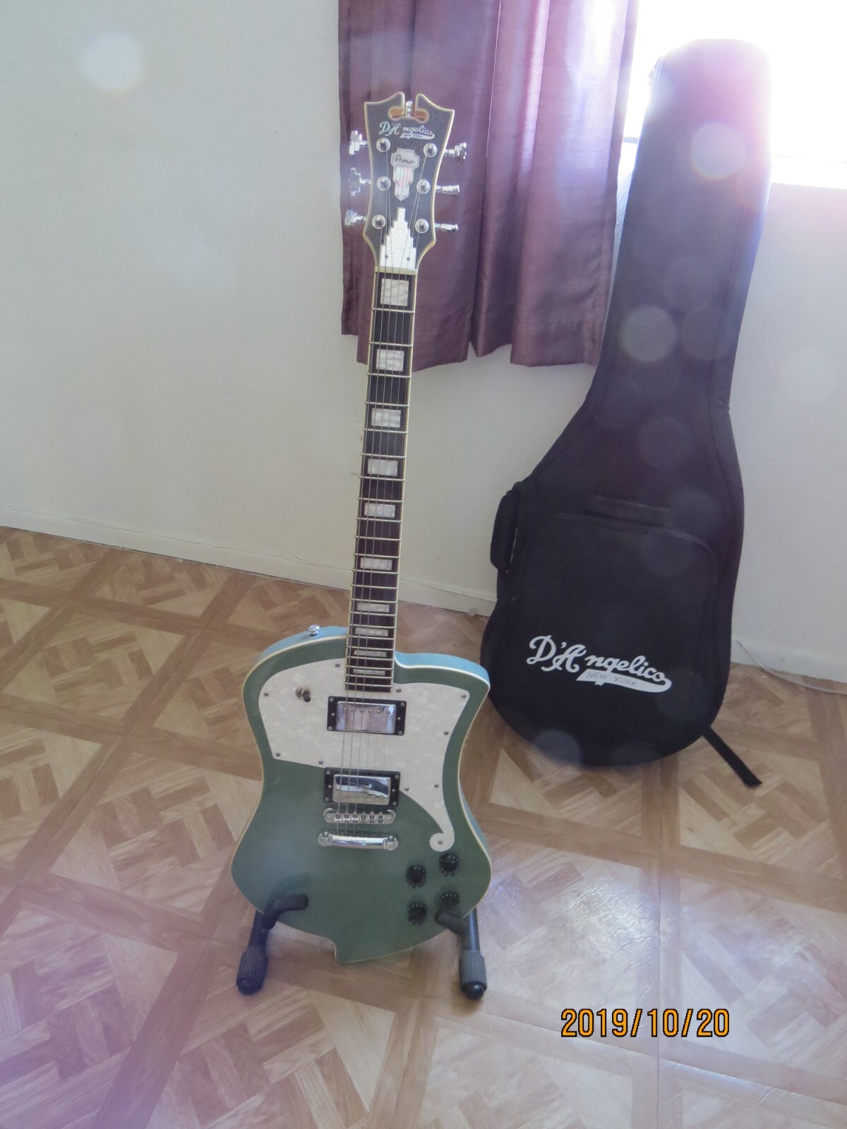 D’Angelico Premier Series Ludlow Electric Guitar with Stopbar Tailpiece softcase