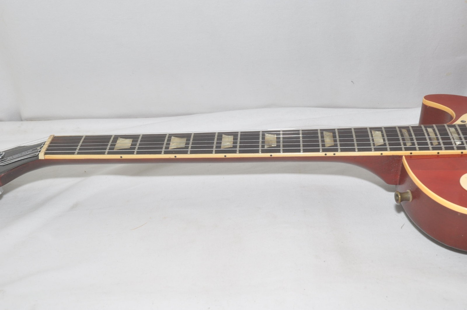 Bunny lespaul Model FERNANDES FLG-70 1977 Electric guitar RefNo 7683