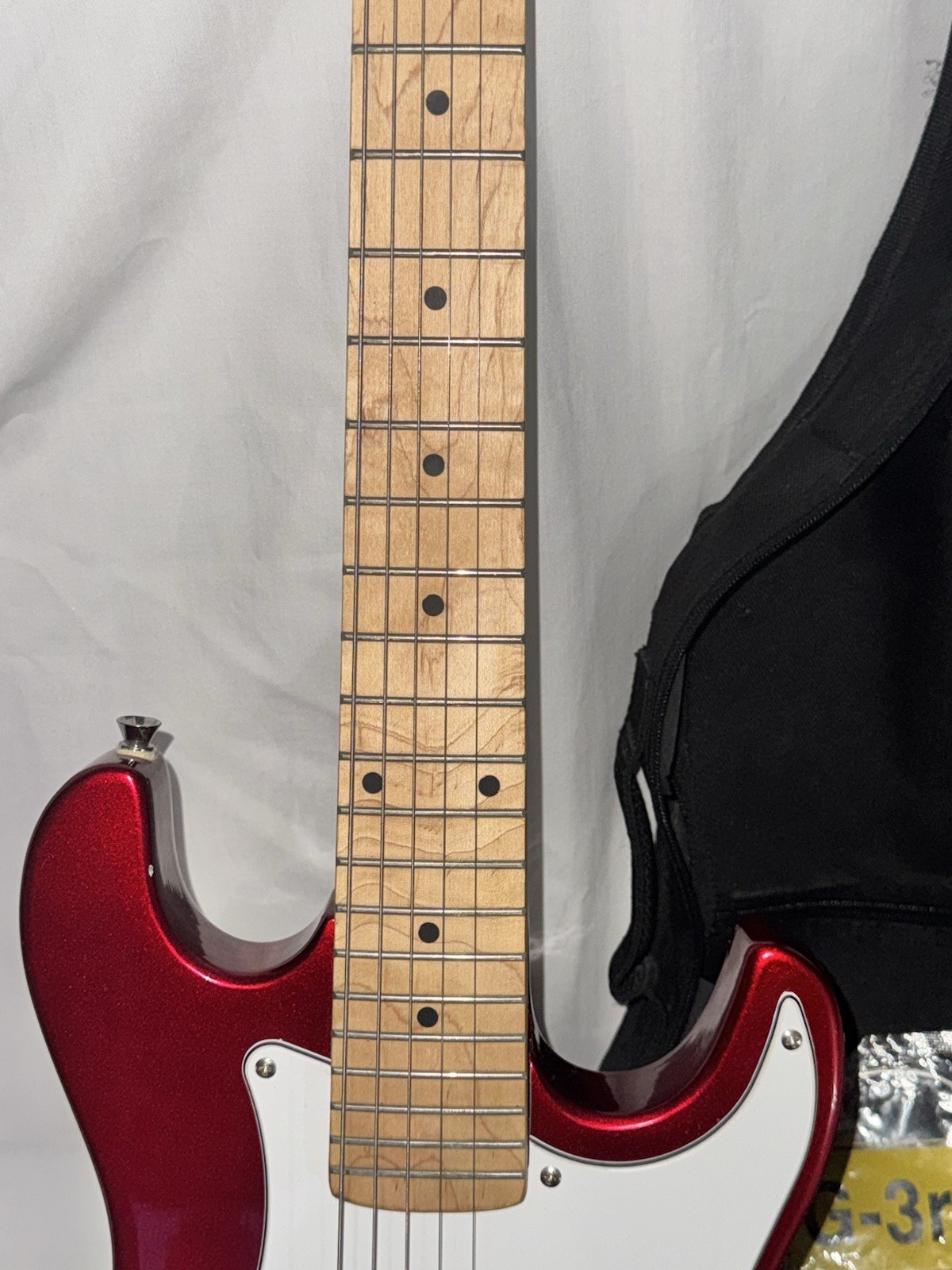 Marigold Short scale guitar – Candy apple red