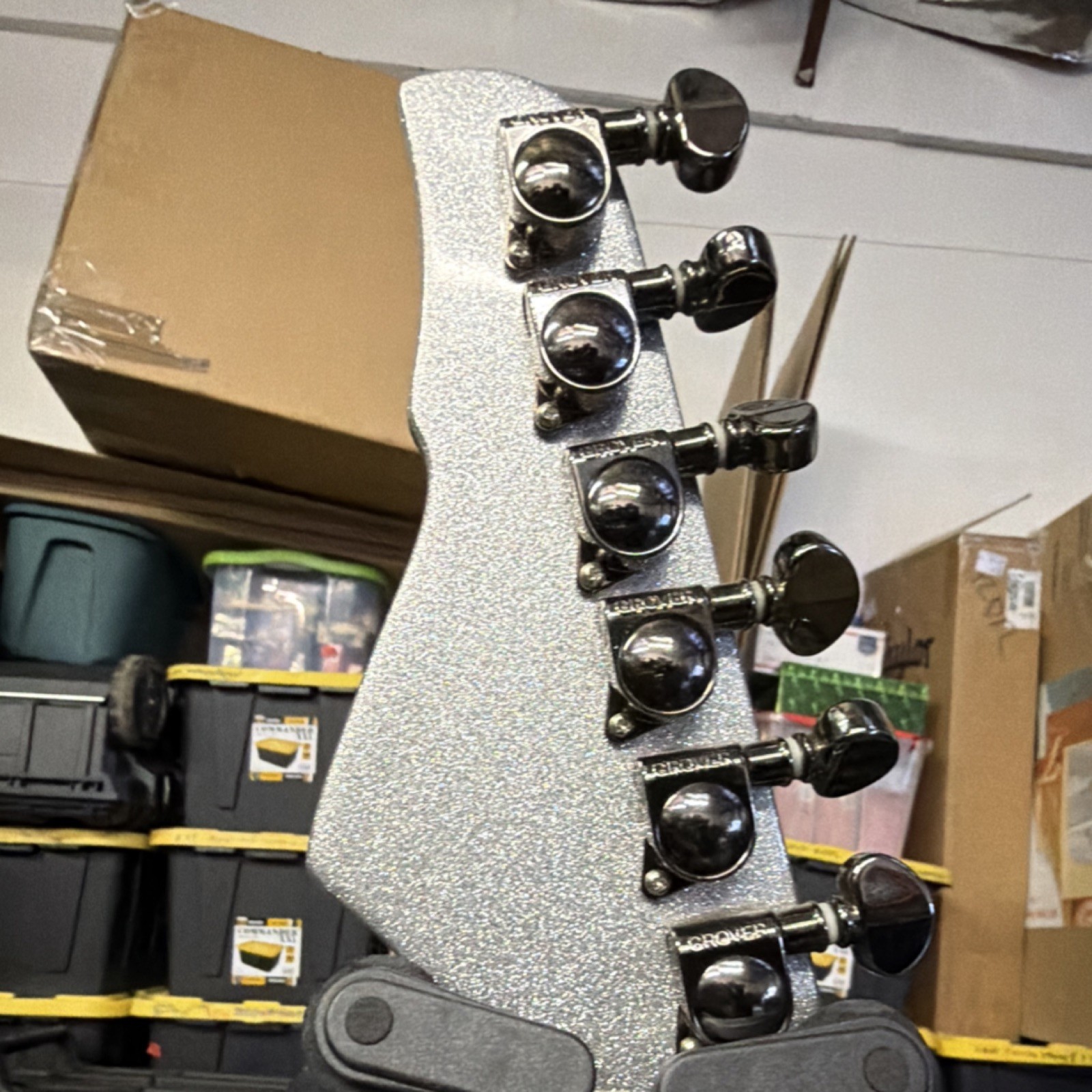 Switch Vibracell Electric Guitar Silver Solid 6 String Right-Handed w/ Case