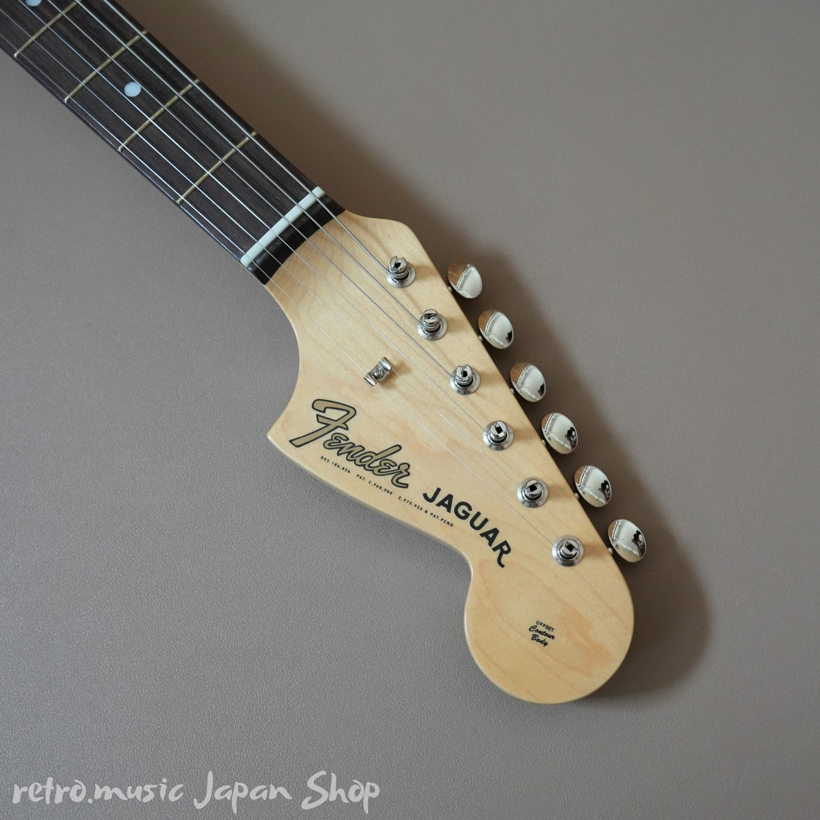 Fender MIJ Traditional 2025 60s Jaguar Competition 3-Color SunburstAged Natural