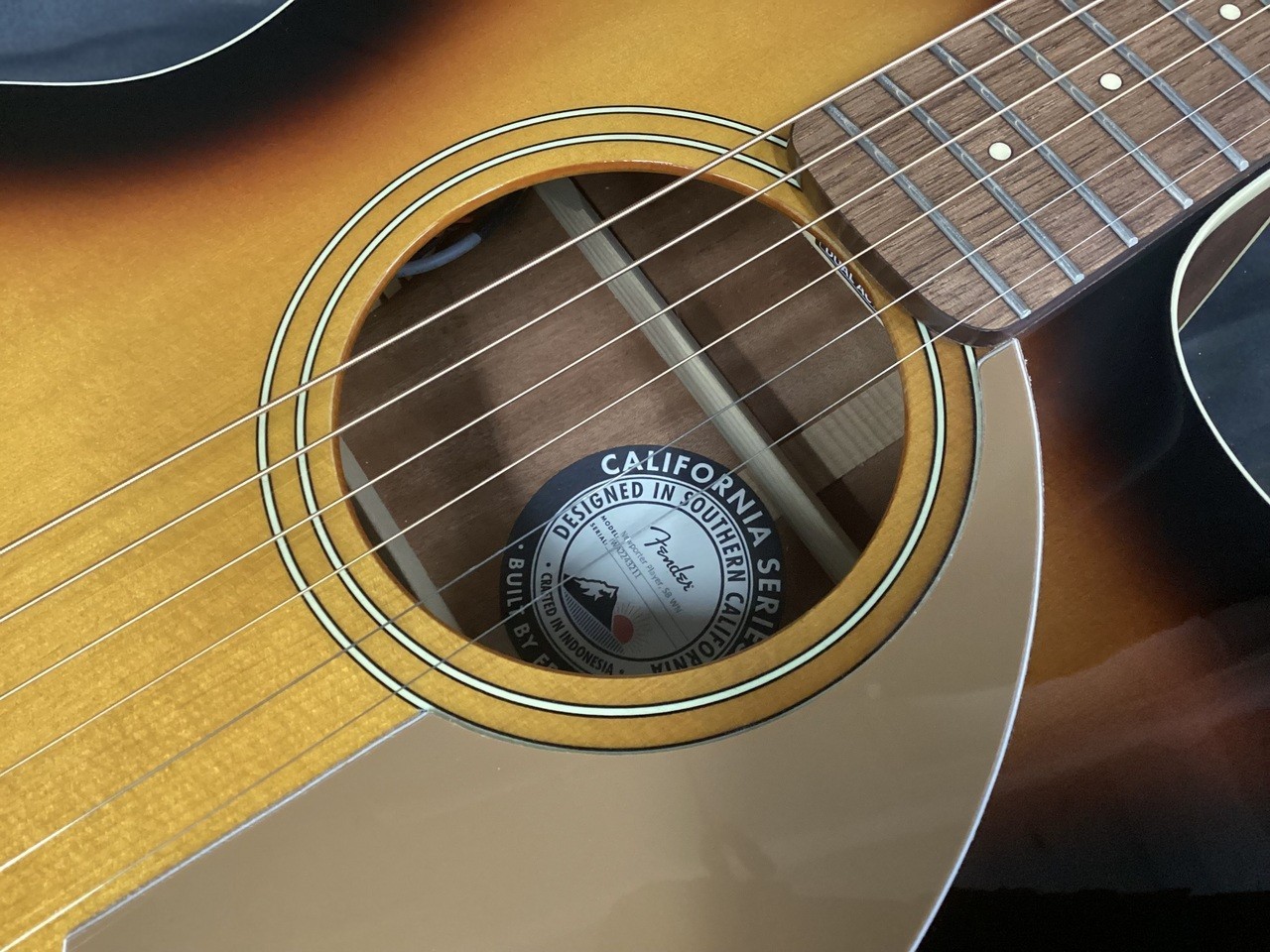 Fender Newporter Player A/E Guitar – Natural w/ Walnut FB With Case USED