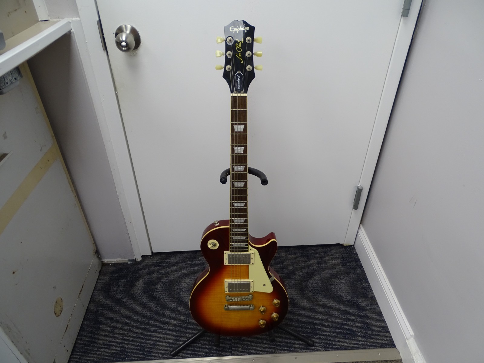 2020 Epiphone Les Paul Standard Cherry Sunburst Guitar (19427-Show-mss)