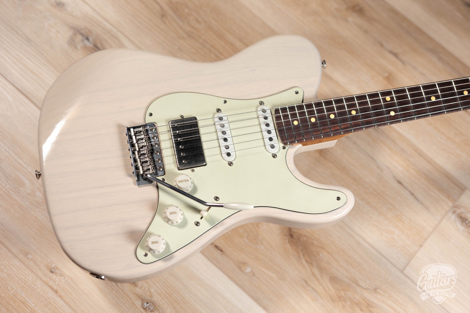 LsL Instruments Sati-Bone ERA 22 Swamp Ash Guitar w/ Roasted Neck –Vintage Cream