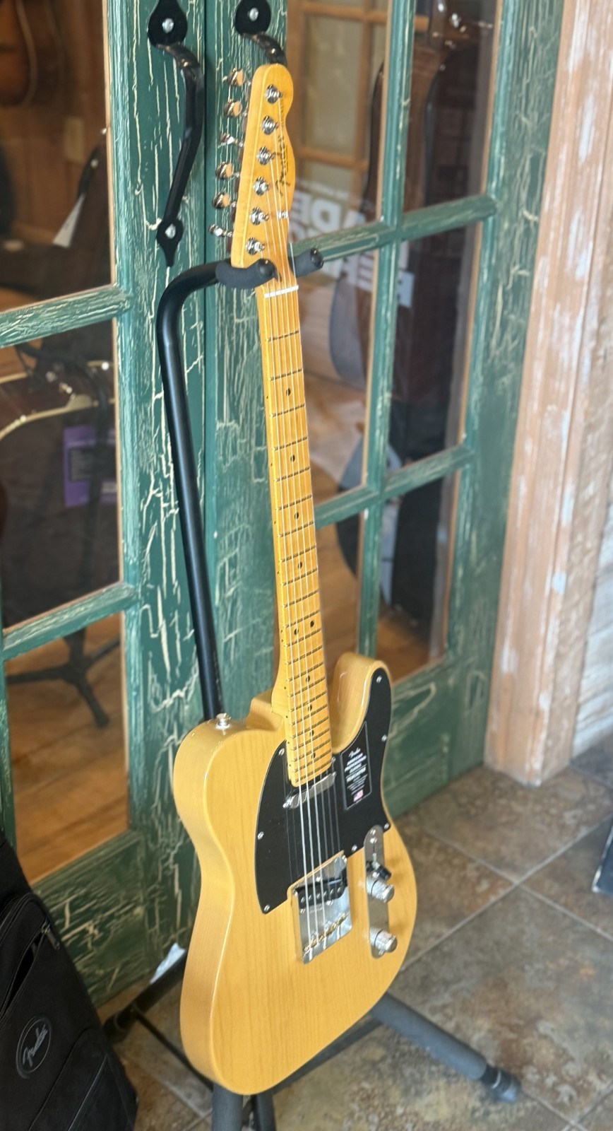 Fender American Pro Classic Telecaster Butterscotch Blonde With Premium Gig Bag
