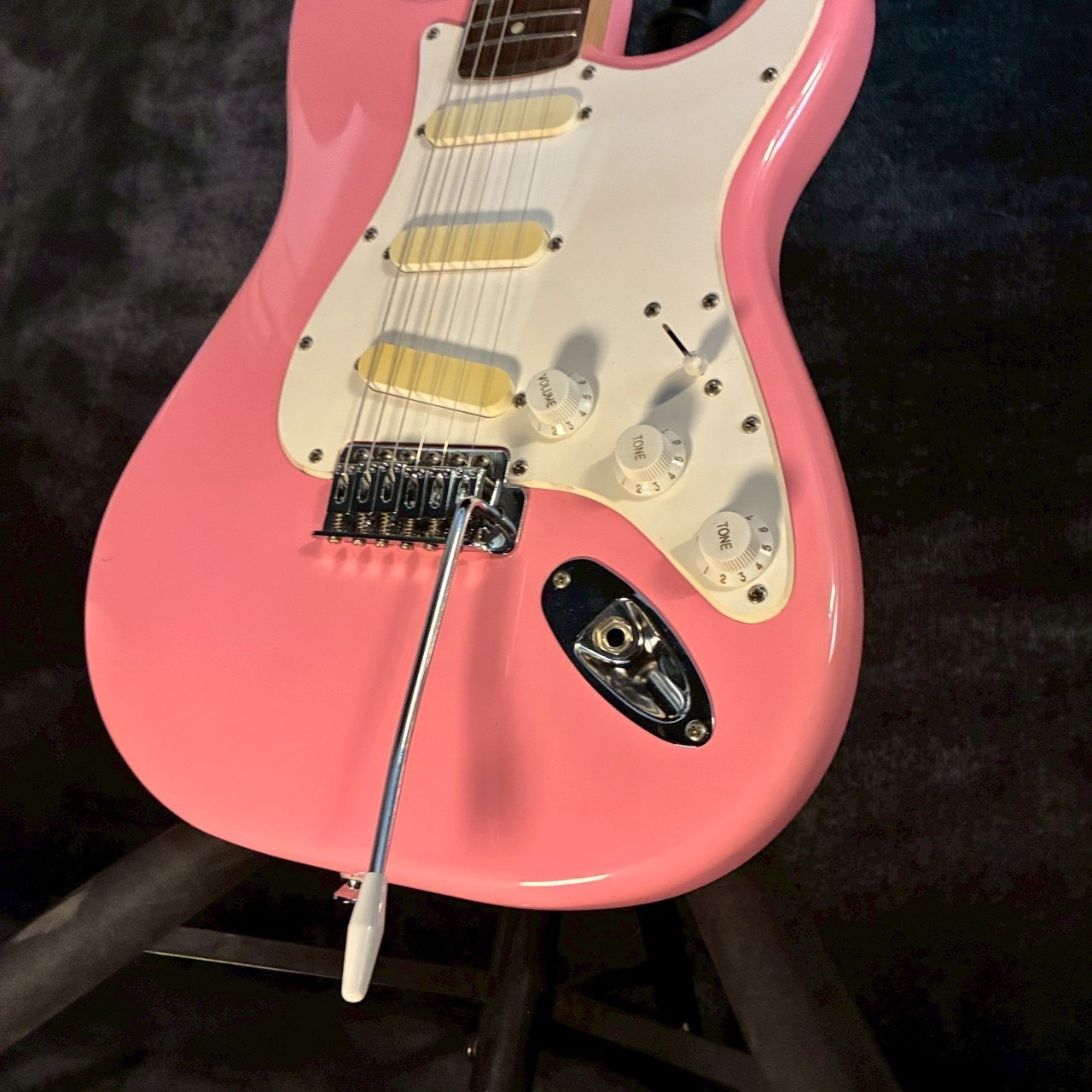 Squier Bullet ST Electric Guitar 3.4kg Online Returnable, Ready to Play