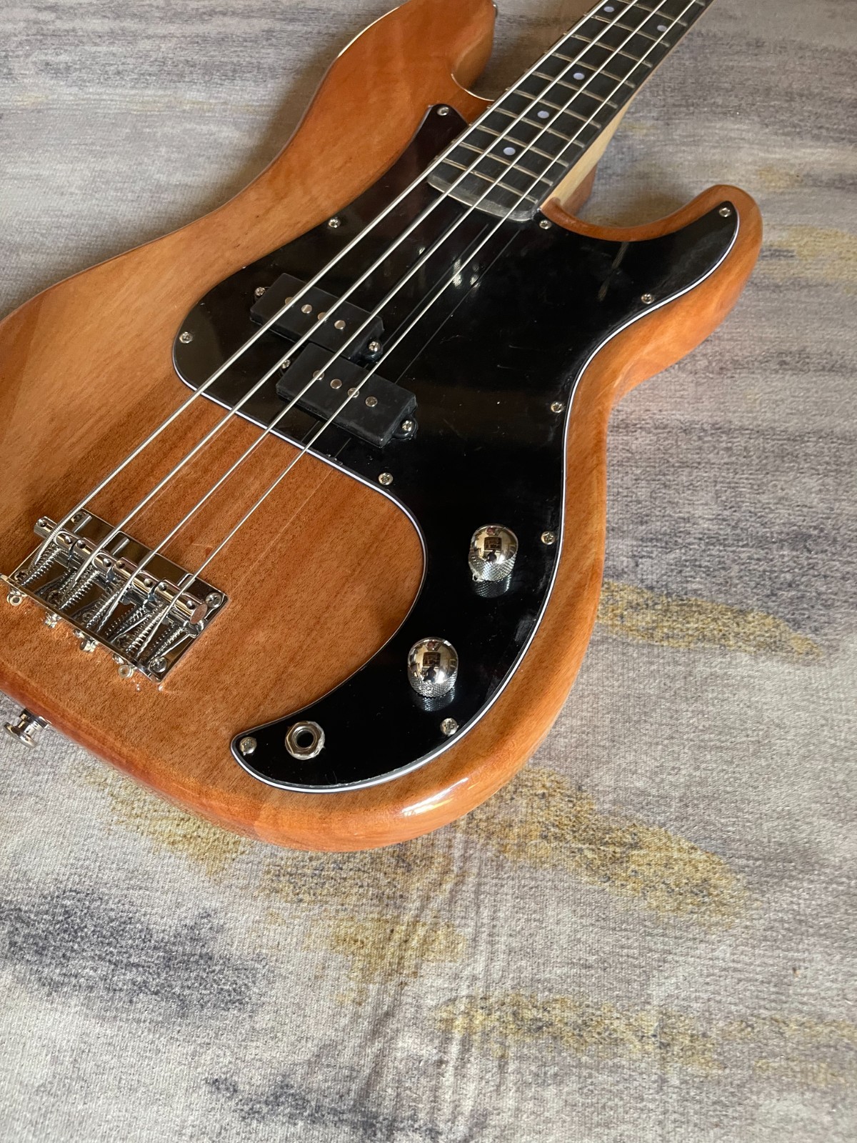 Brown P-Bass Electric guitar Mahogany Body – 20 Frets