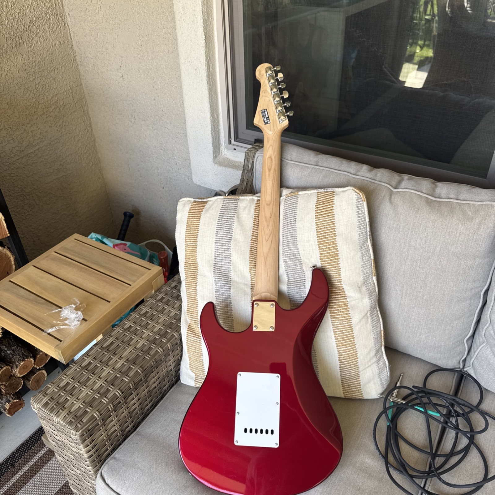 Excellent Yamaha PAC012 Pacifica 100 Series Electric Guitar, Metallic Red