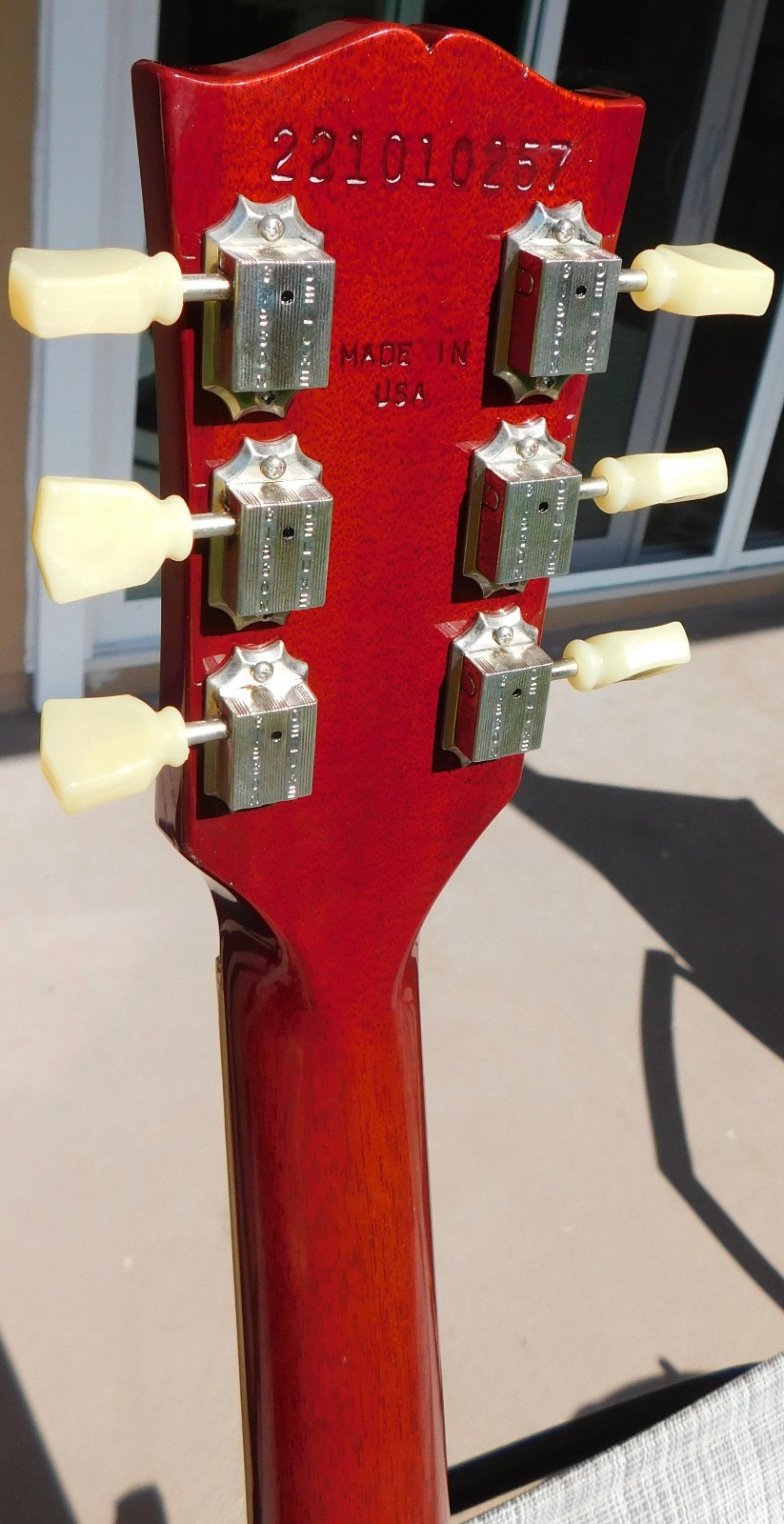 Gibson ES-335 Semi-Hollow Electric Guitar Sixties Cherry 2021