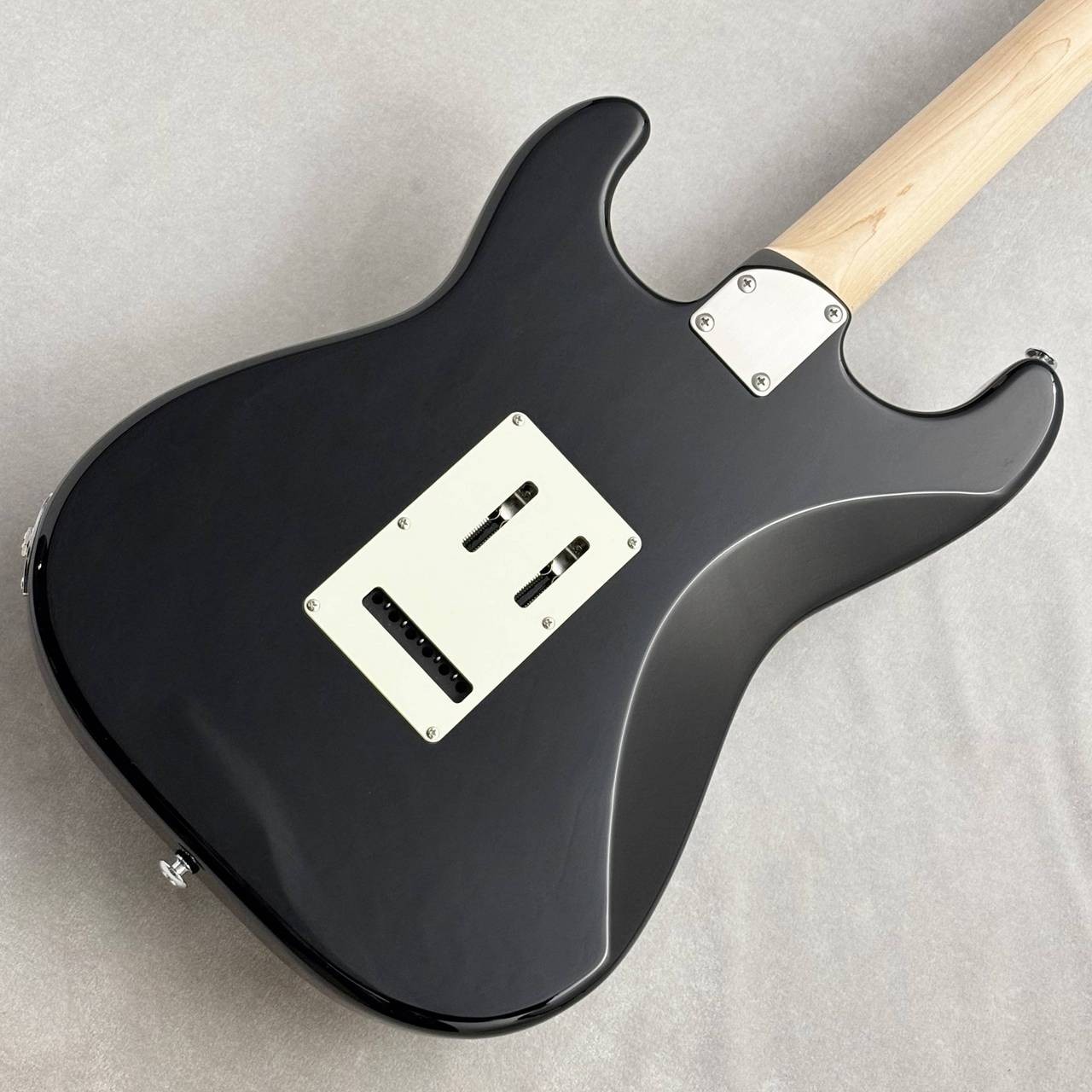 Black Sigma SSH Smoker Guitar Model #25J05 3.4kg Used