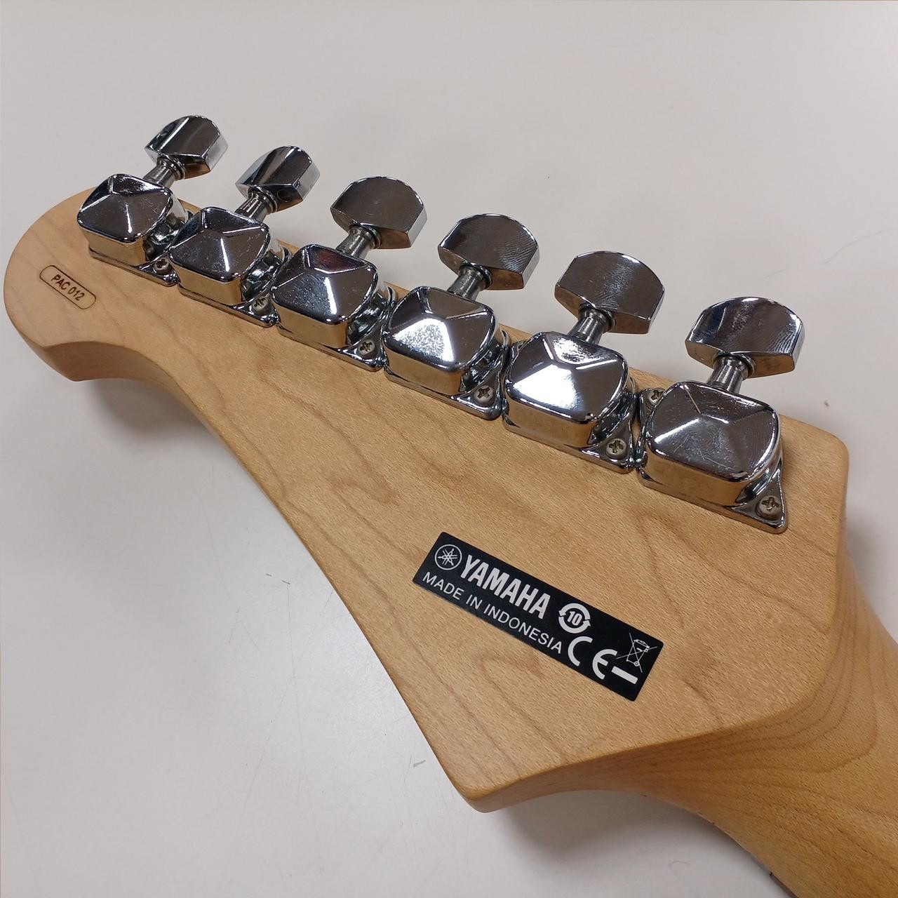 YAMAHA PAC012 Electric Guitar-22