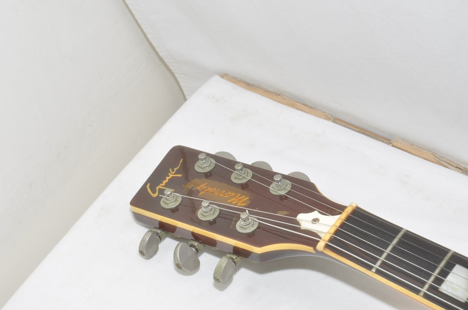 Guyatone Marroly with case 6J0929C-G2 Electric Guitar RefNo 6536