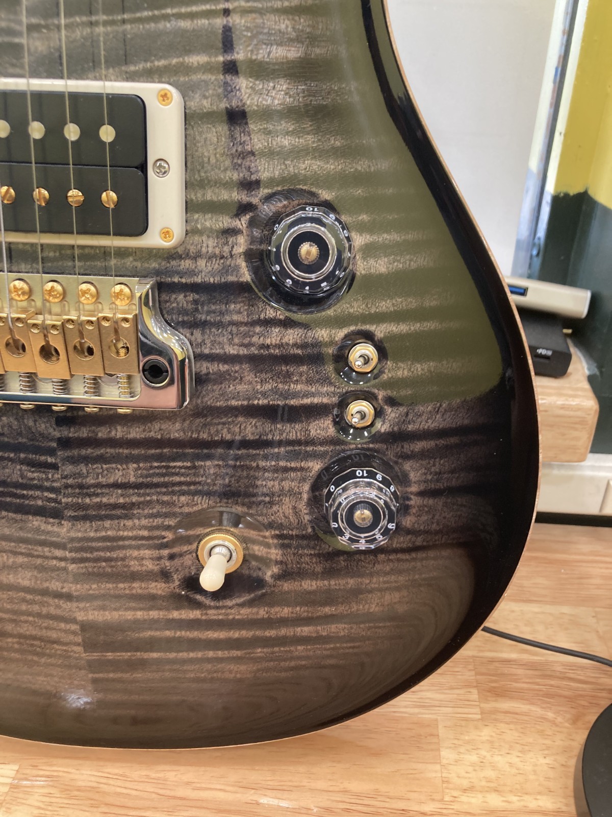 PRS 35TH ANNIVERSARY CUSTOM 24 WITH 10 TOP IN CHARCOAL BURST-GREAT CONDITION!!!