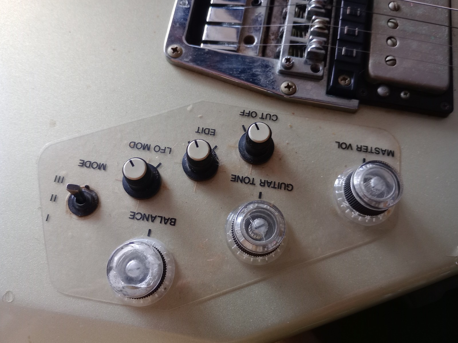 Roland G-707 1980s Silver w/Original Hard Case *** FREE SHIPPING ***