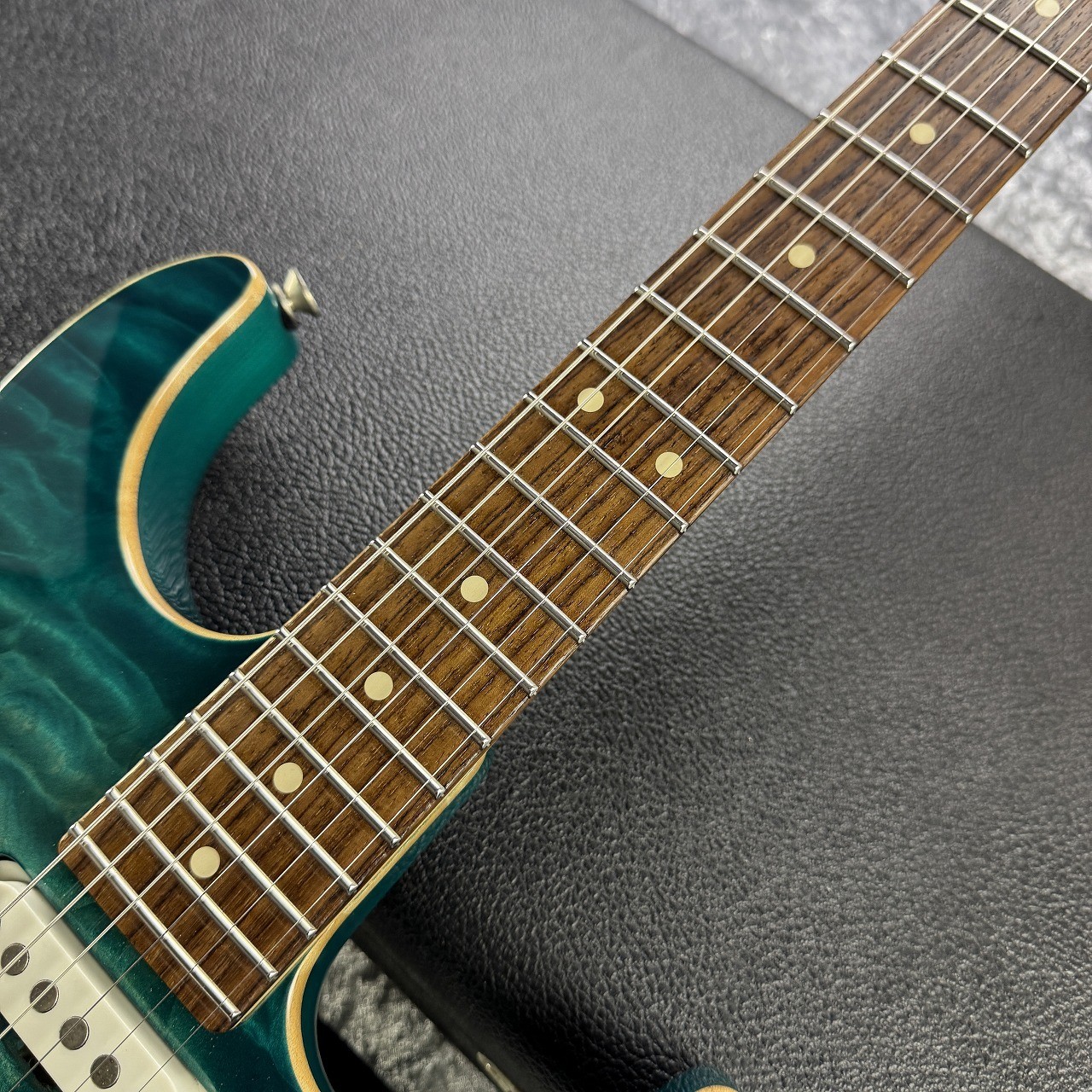 Tom Anderson Finest Quilted Maple Drop Top Bora Blue Burst With Binding 3.03Kg M