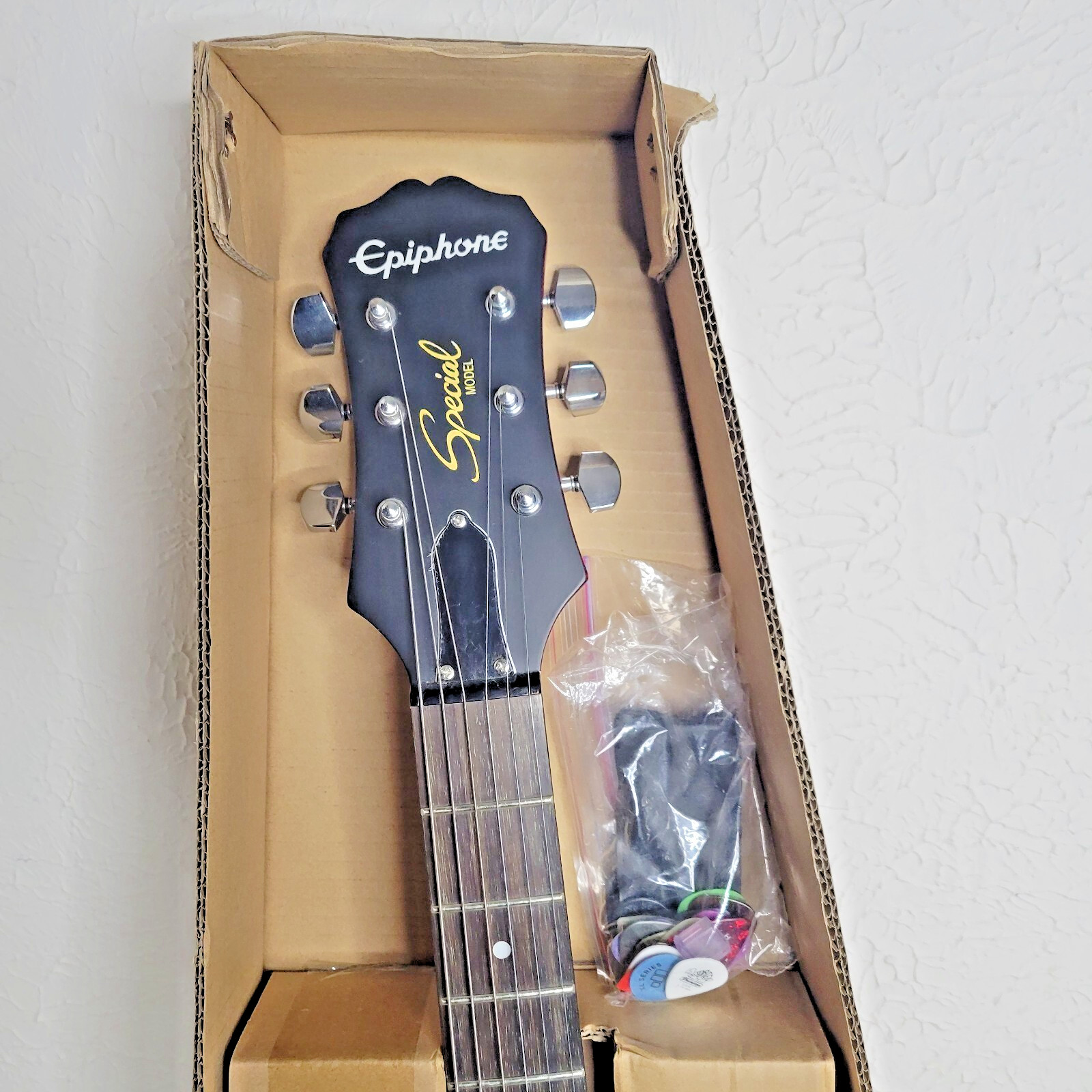 Epiphone Single -Cut SpecialVE Cherry Worn Finish Model, Electric Guitar