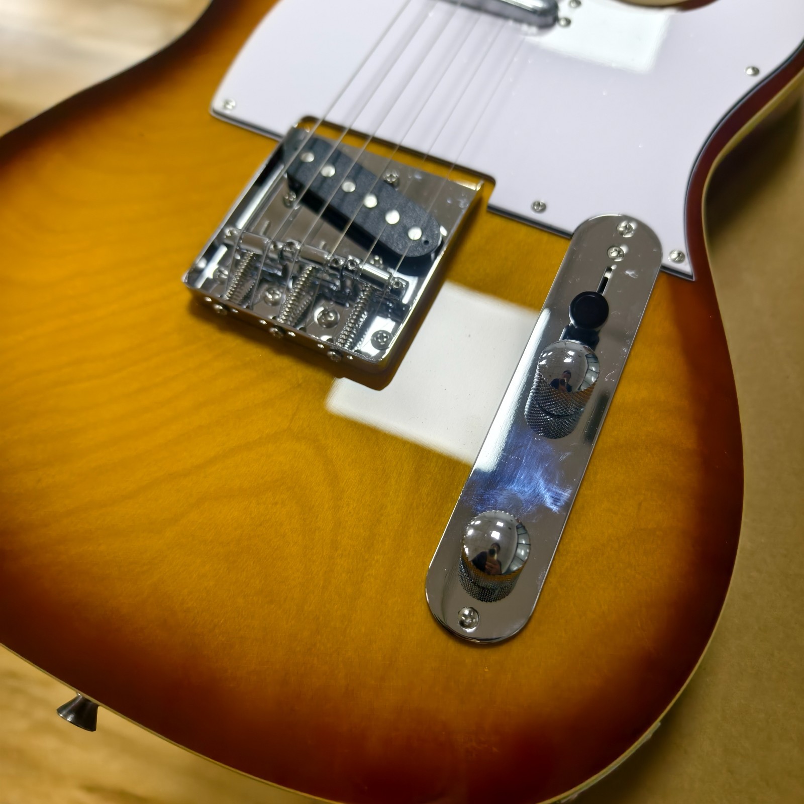 TL Electric Guitar 2 Tone Sunburst Solid Ash Body Maple Neck White Pickguard
