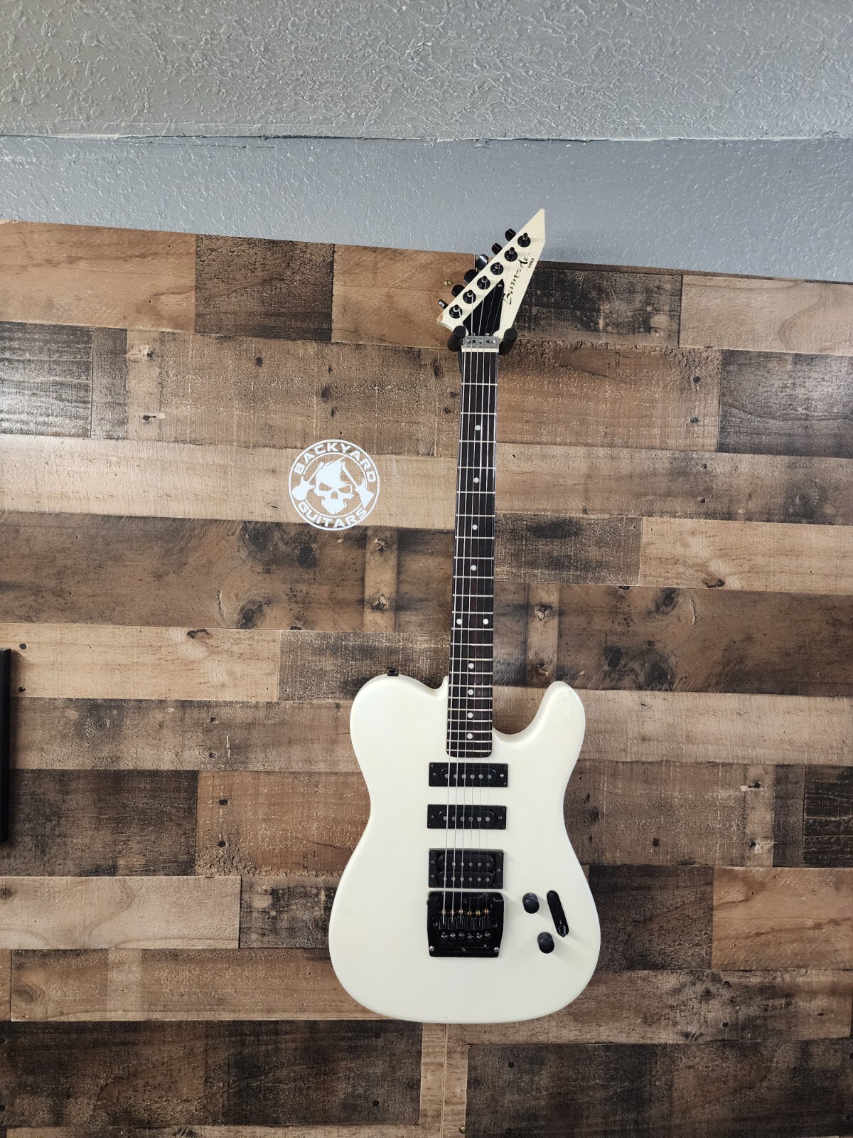 Vintage 80’s Metal Guild Burnside Guitar. With Hard Shell Case