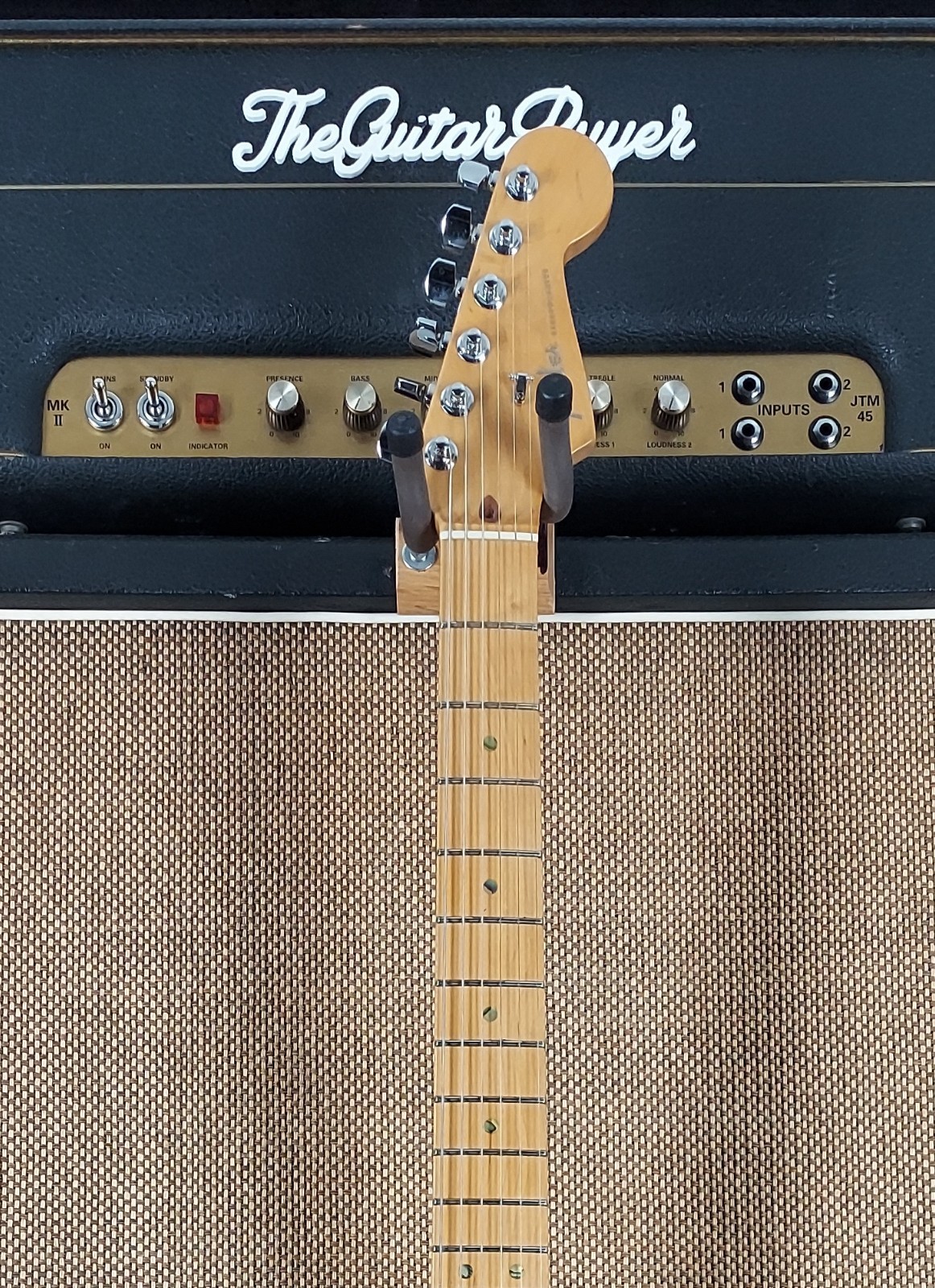 Fender Stratocaster Deluxe 2004 Very Good Condition Great Player! (359)
