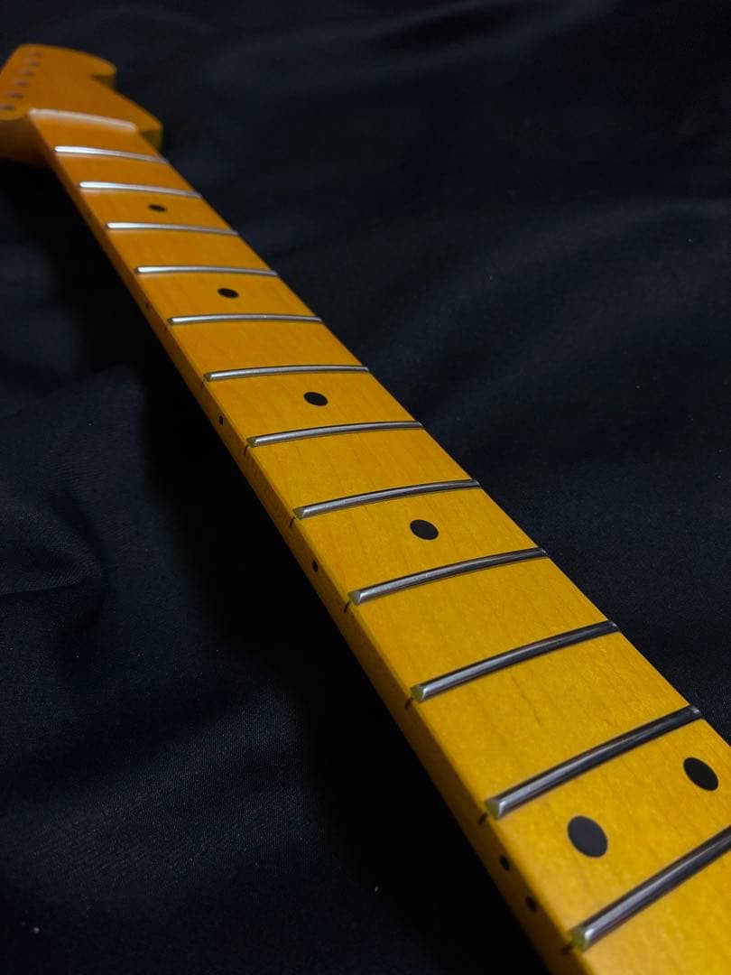Stratocaster neck No.66 one piece maple jumbo F vintage color