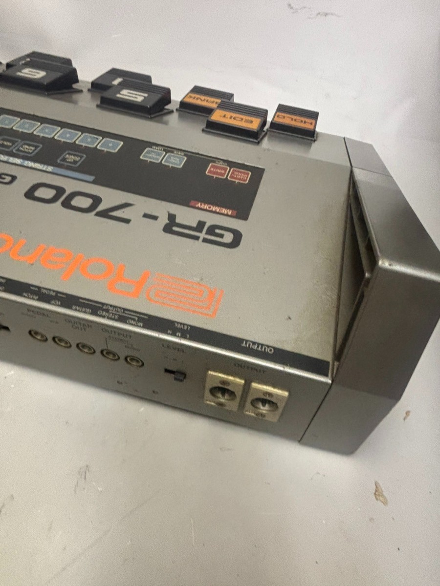 Roland GR700 Guitar Synthesizer Tested item Vintage Floor Controller Japan