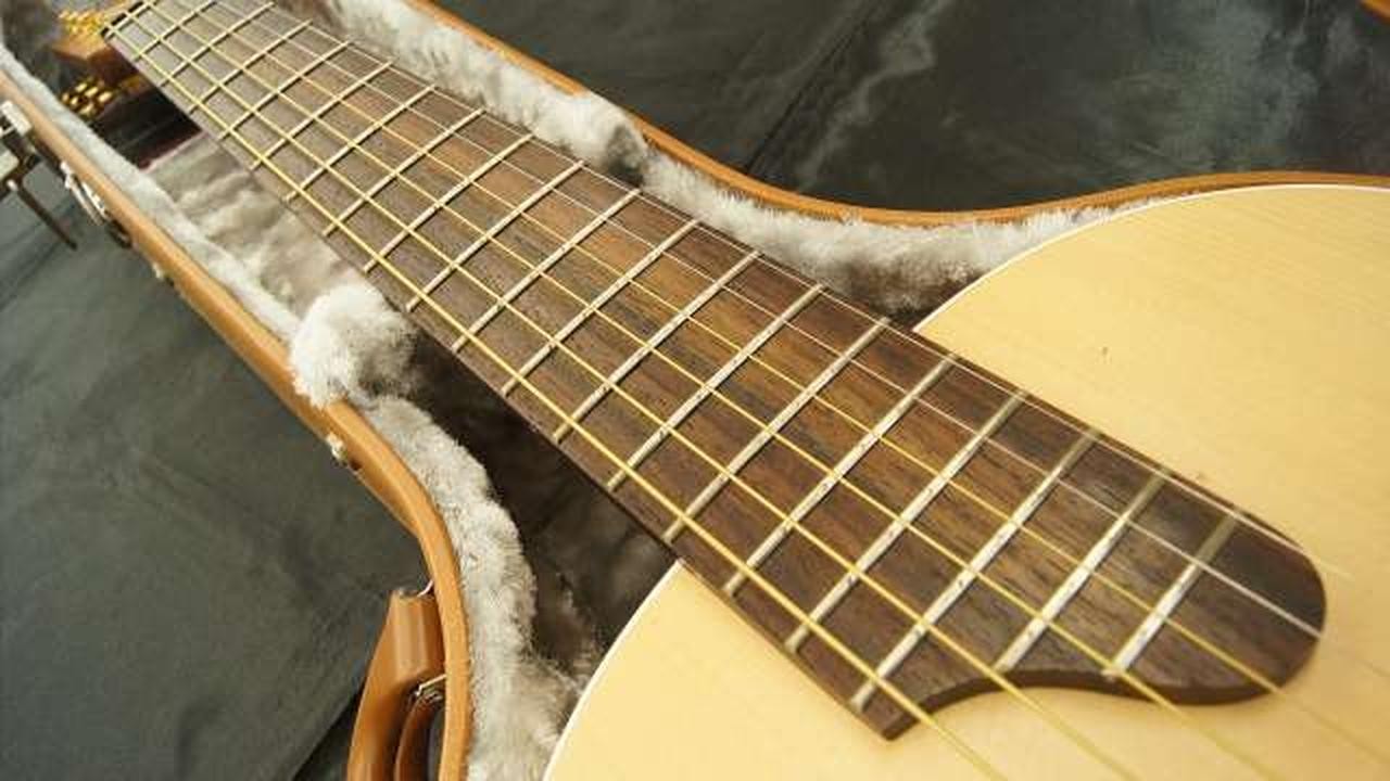 (K.YAIRI) NOCTURNE-ST Used Spruce body Maple neck Rosewood fingerboard Hard case