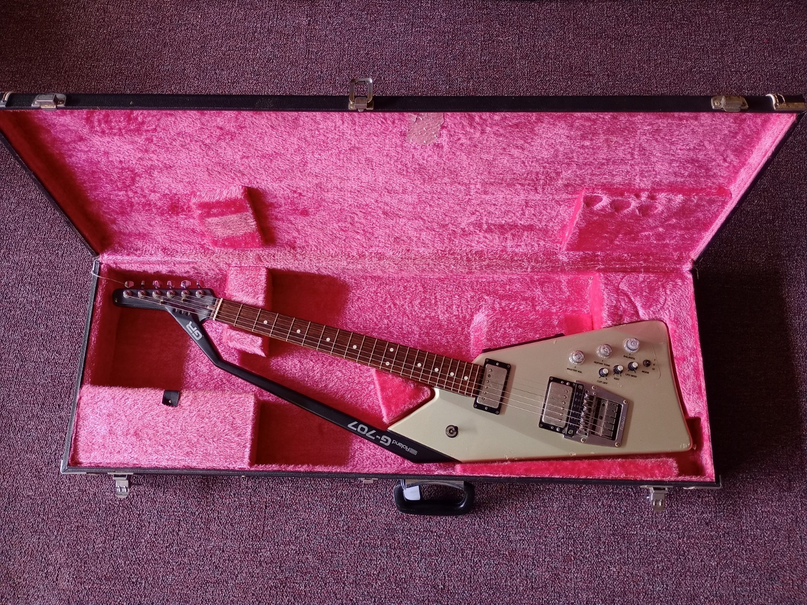 Roland G-707 1980s Silver w/Original Hard Case *** FREE SHIPPING ***