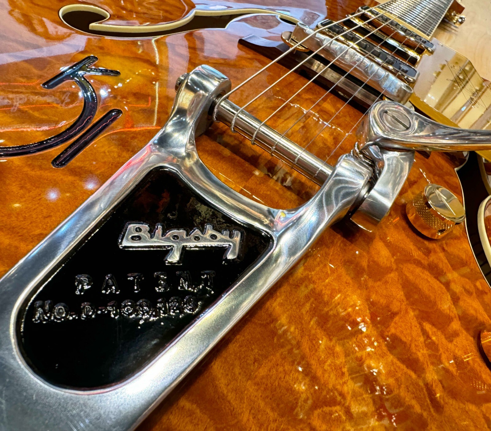 Gretsch G6120TGQM-56 Limited Edition Quilt Classic Chet Atkins Hollow Body