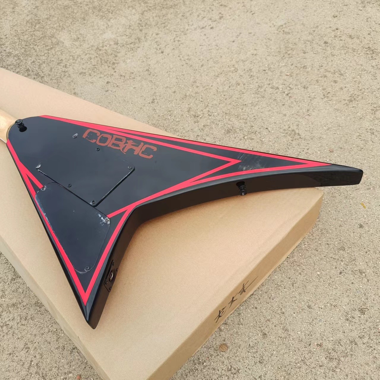 Black & Red Geometric Trim Flying V Double Tremolo Electric Guitar for Professio