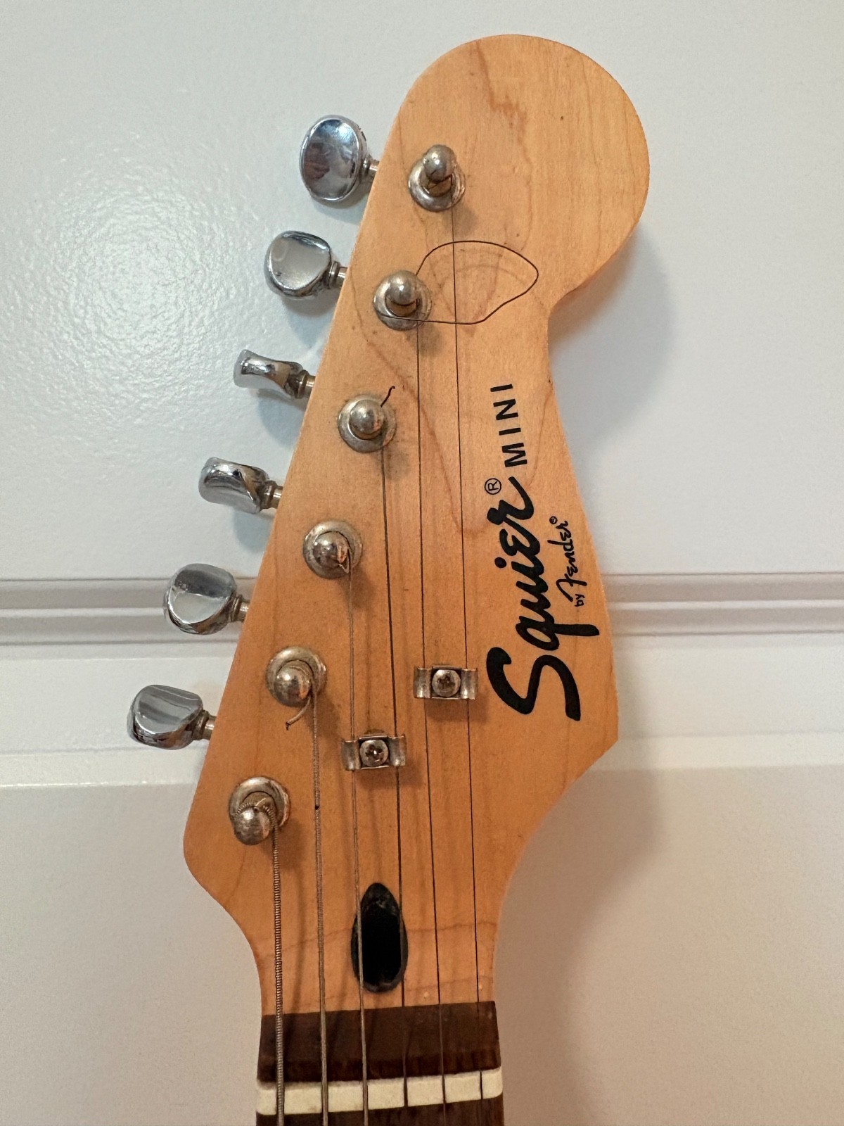 squier mini hello kitty guitar