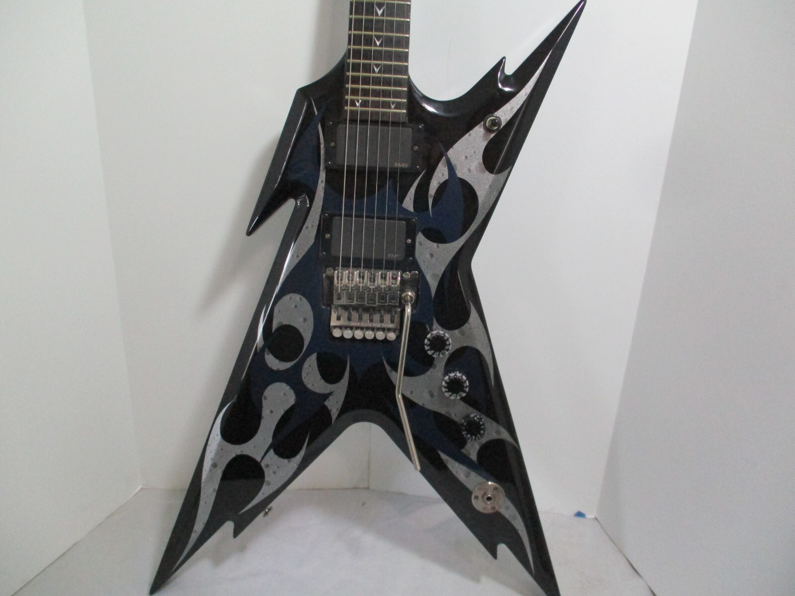 Dean RZR Razorback Black with blue &silver flames and EMG pickups