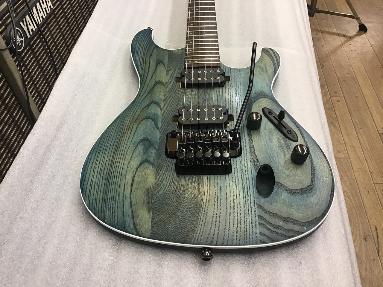 Ibanez S520AH/OBF Electric Guitar Ash Body Rosewood Neck 648mm Scale Used