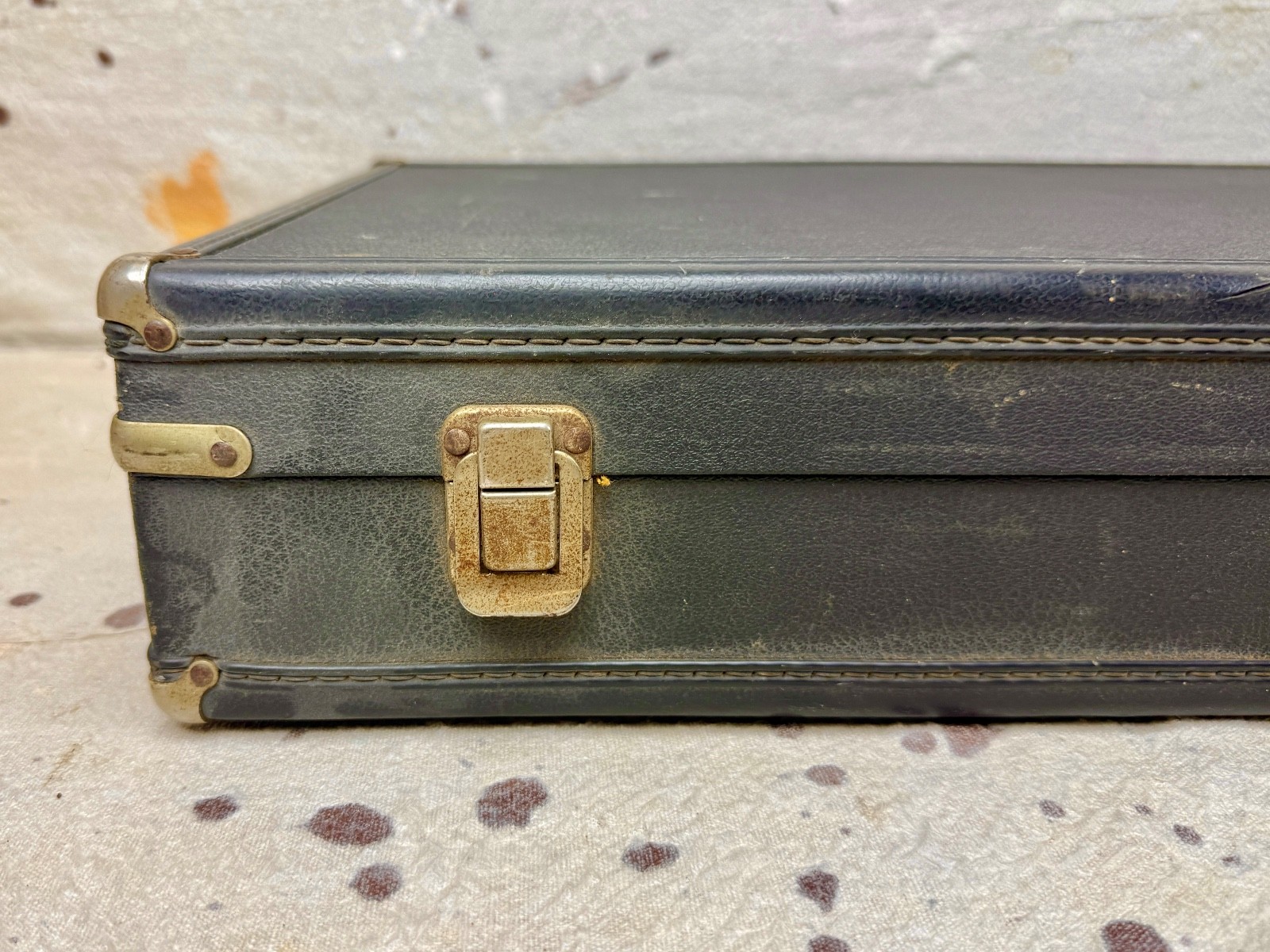 1960’s Gibson Square-Rectangle Les Paul Case Yellow-Gold Interior 1968-1969-1970