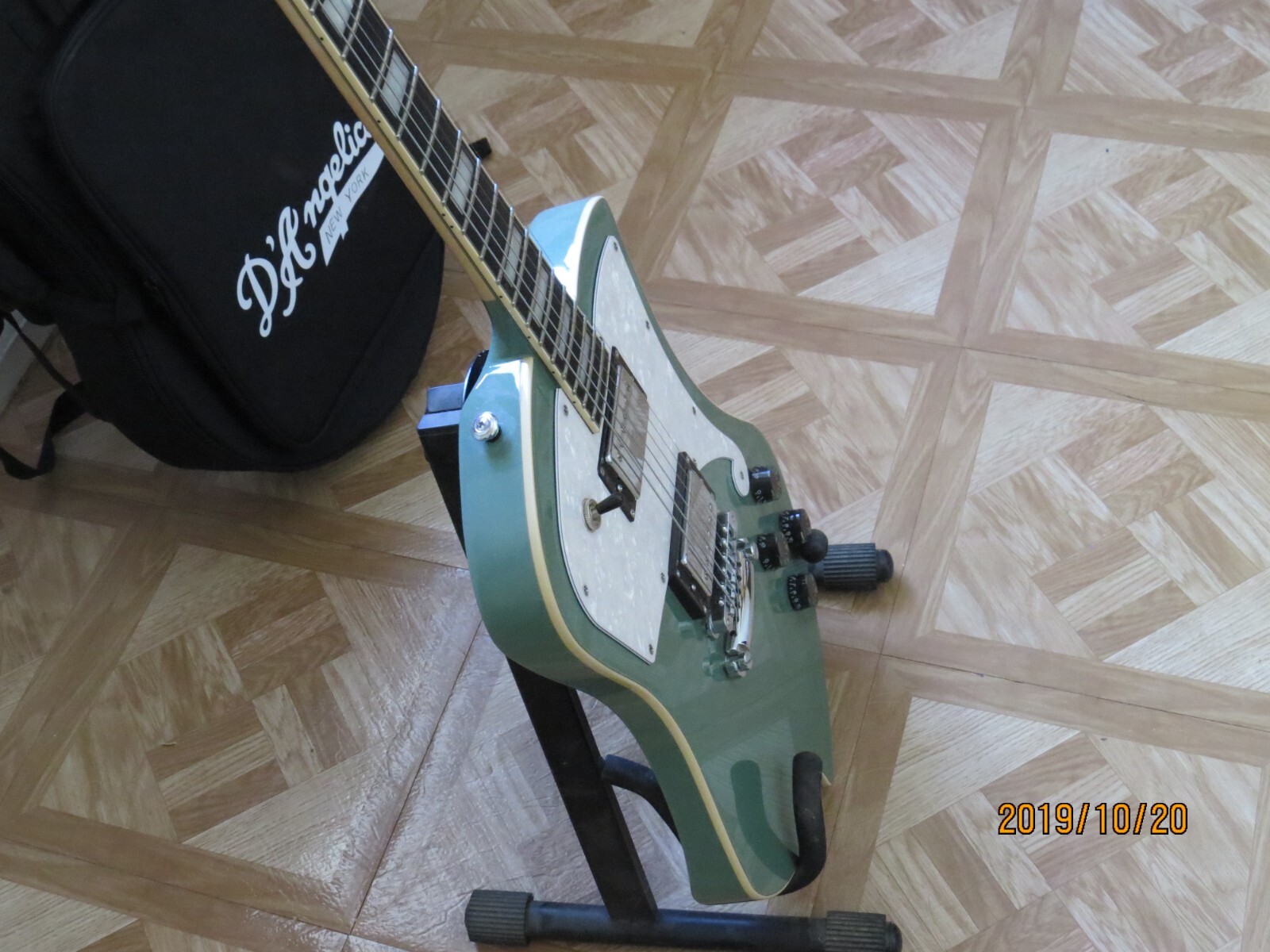 D’Angelico Premier Series Ludlow Electric Guitar with Stopbar Tailpiece softcase