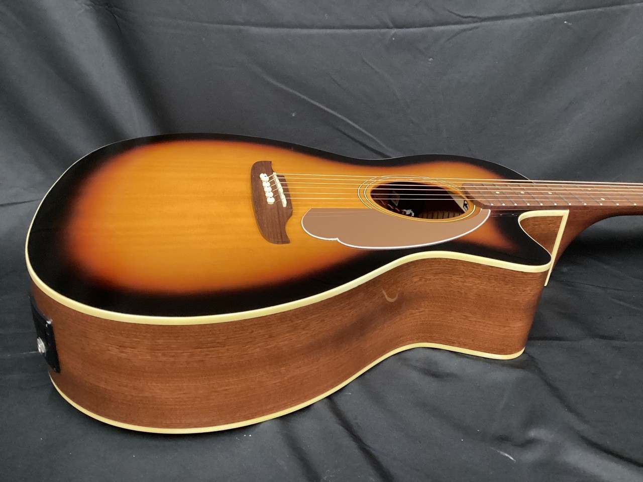 Fender Newporter Player A/E Guitar – Natural w/ Walnut FB With Case USED
